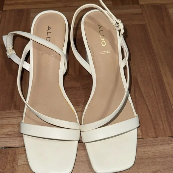 Aldo Sandals - Picture 1 of 3